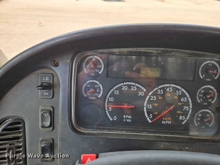 image for item EB8169 2007 Freightliner Business Class M2 utility / service truck