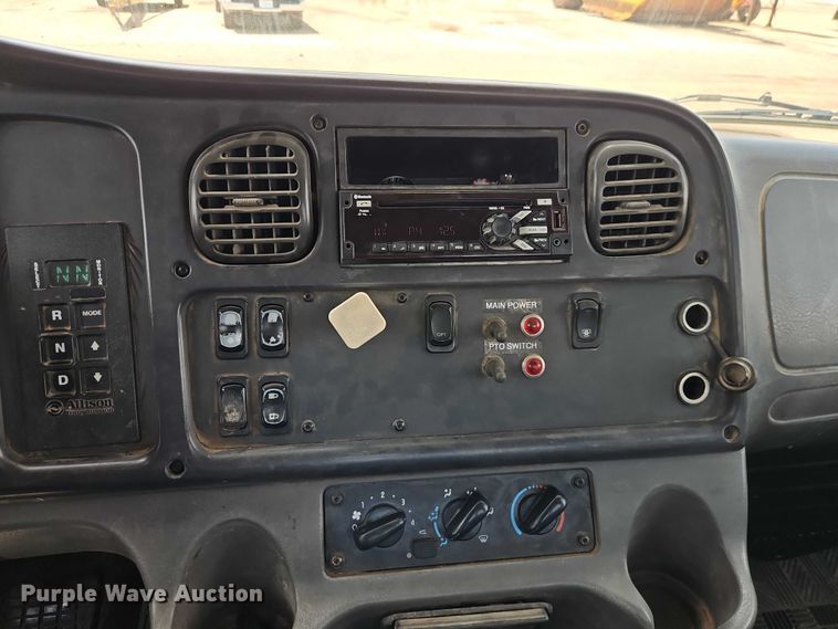 image for item EB8169 2007 Freightliner Business Class M2 utility / service truck