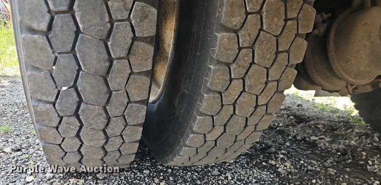 image for item EB8169 2007 Freightliner Business Class M2 utility / service truck