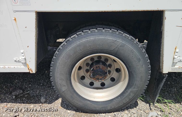 image for item EB8169 2007 Freightliner Business Class M2 utility / service truck