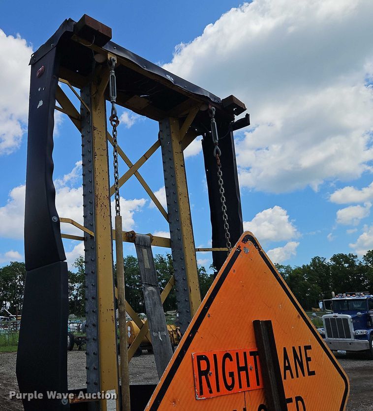 image for item EB8170 1999 International 4700 flatbed truck with crash attenuator