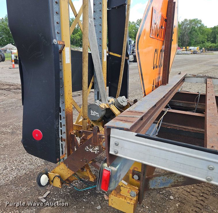 image for item EB8170 1999 International 4700 flatbed truck with crash attenuator