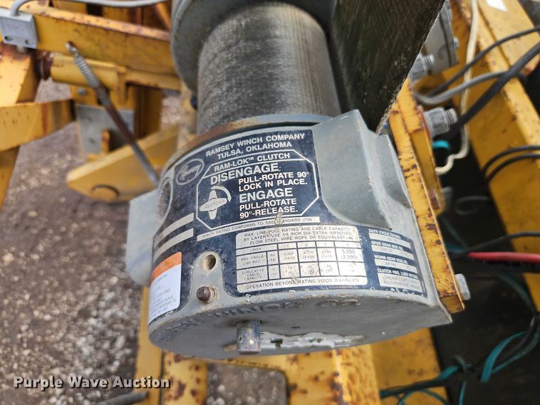 image for item EB8170 1999 International 4700 flatbed truck with crash attenuator