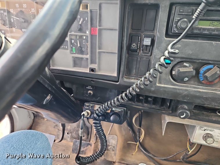 image for item EB8170 1999 International 4700 flatbed truck with crash attenuator