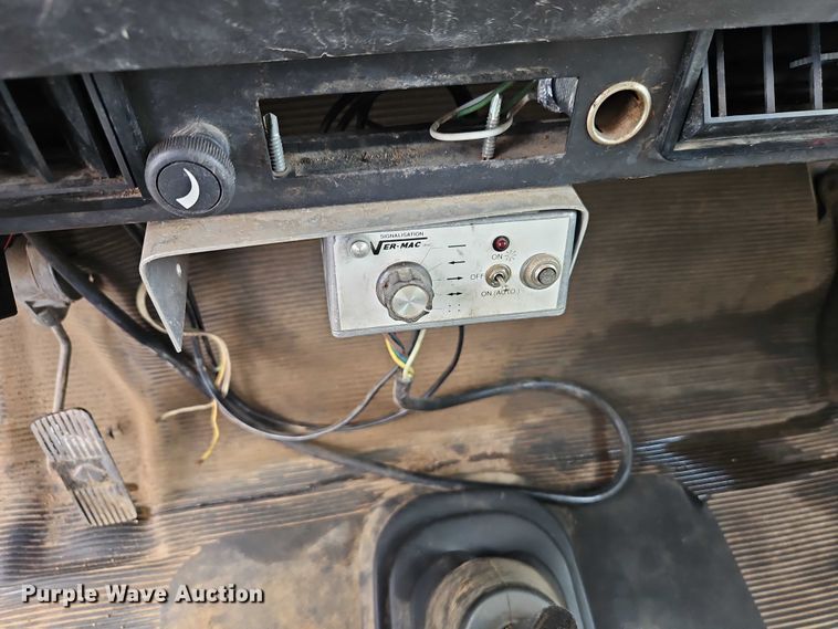 image for item EB8170 1999 International 4700 flatbed truck with crash attenuator