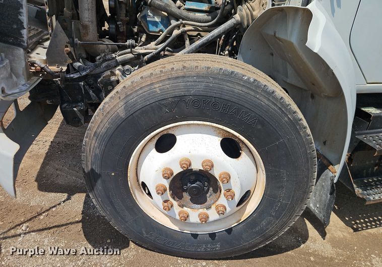 image for item EB8170 1999 International 4700 flatbed truck with crash attenuator