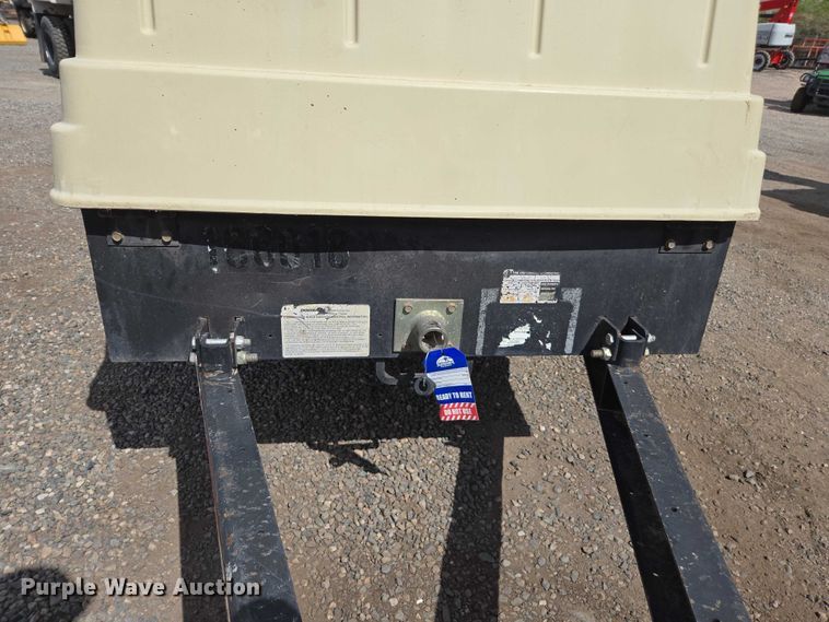 image for item EC1045 2017 Doosan C185 air compressor