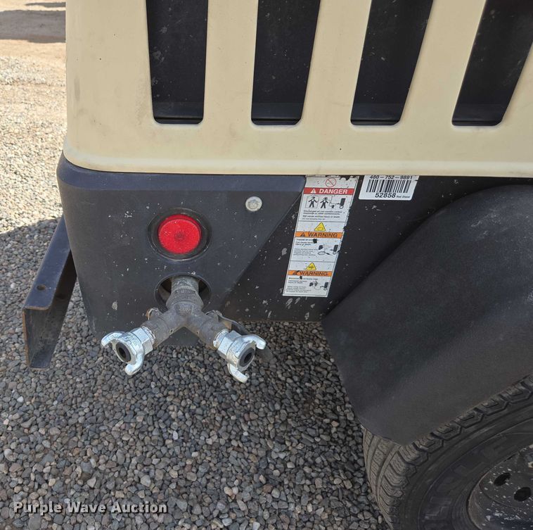 image for item EC1045 2017 Doosan C185 air compressor