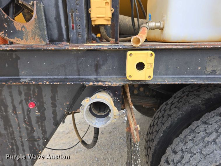 image for item EC4312 2016 Ford F650 vacuum truck