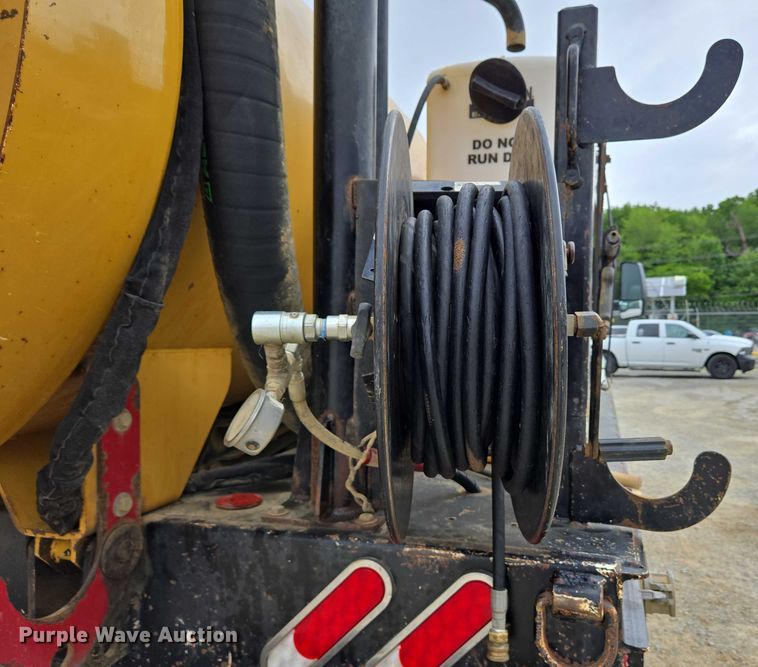 image for item EC4312 2016 Ford F650 vacuum truck