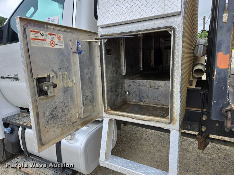 image for item EC4312 2016 Ford F650 vacuum truck