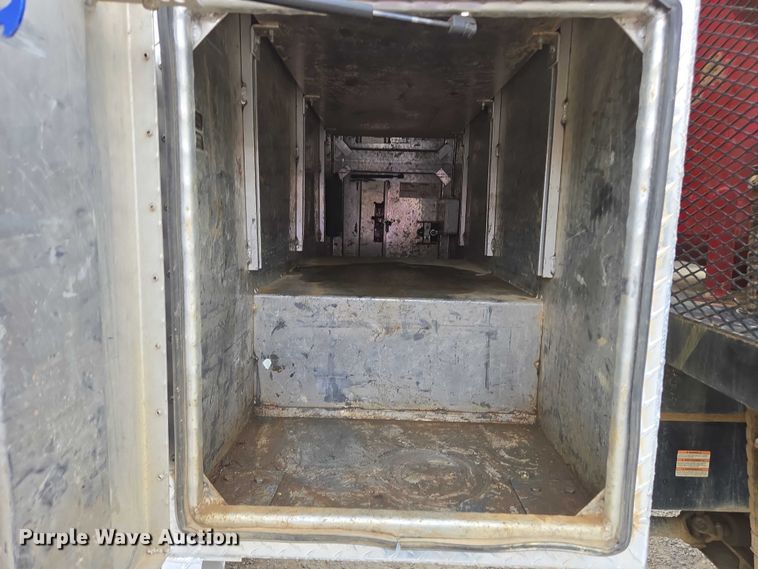 image for item EC4312 2016 Ford F650 vacuum truck