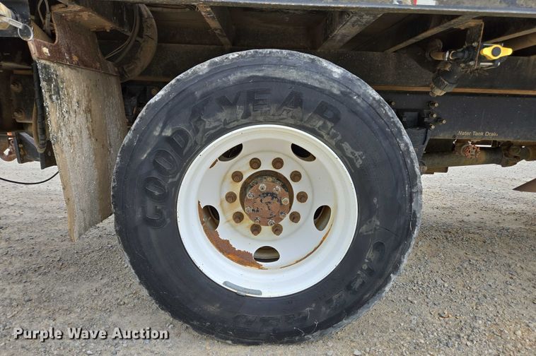 image for item EC4312 2016 Ford F650 vacuum truck