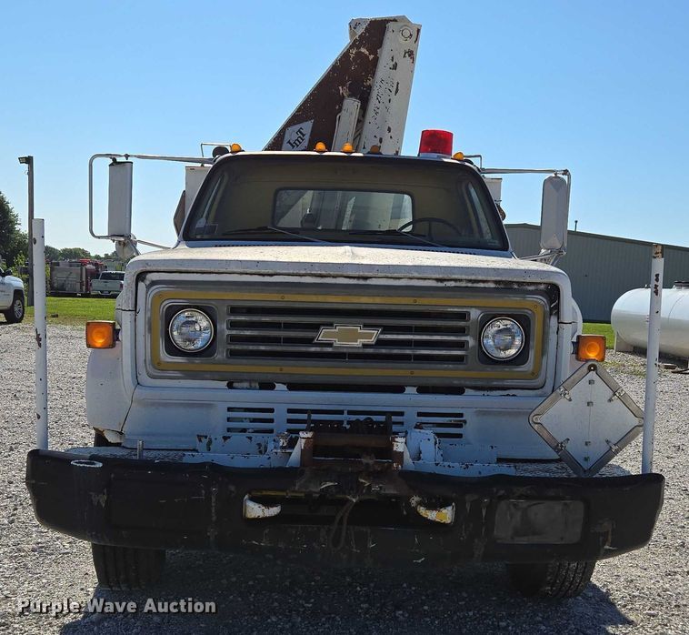 image for item ED2134 1987 Chevrolet C7 crane truck
