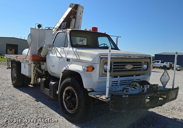 image for item ED2134 1987 Chevrolet C7 crane truck