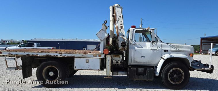 image for item ED2134 1987 Chevrolet C7 crane truck