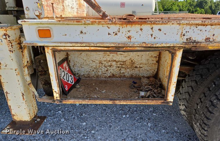 image for item ED2134 1987 Chevrolet C7 crane truck