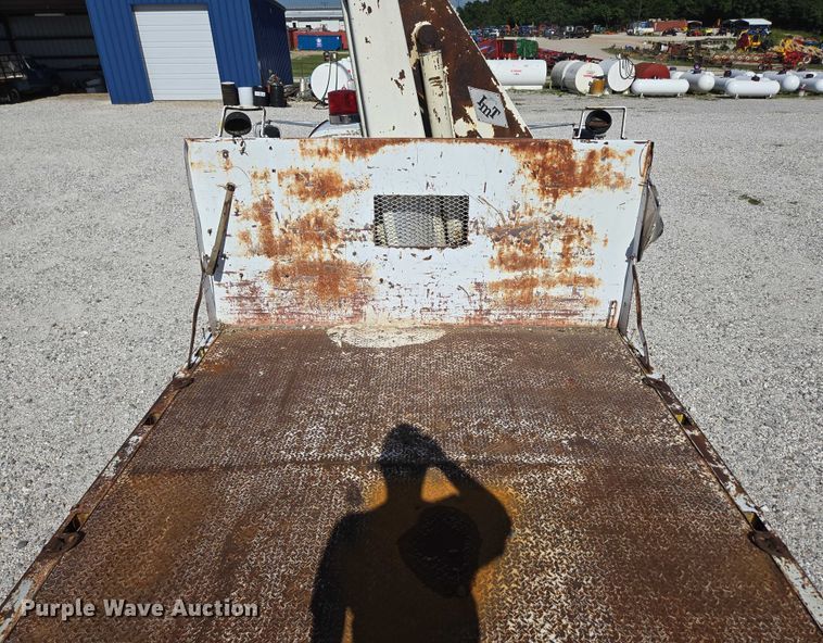 image for item ED2134 1987 Chevrolet C7 crane truck