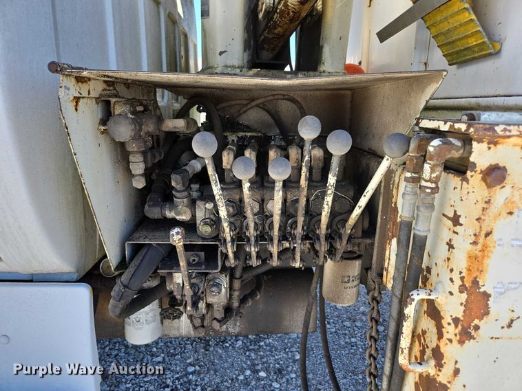 image for item ED2134 1987 Chevrolet C7 crane truck