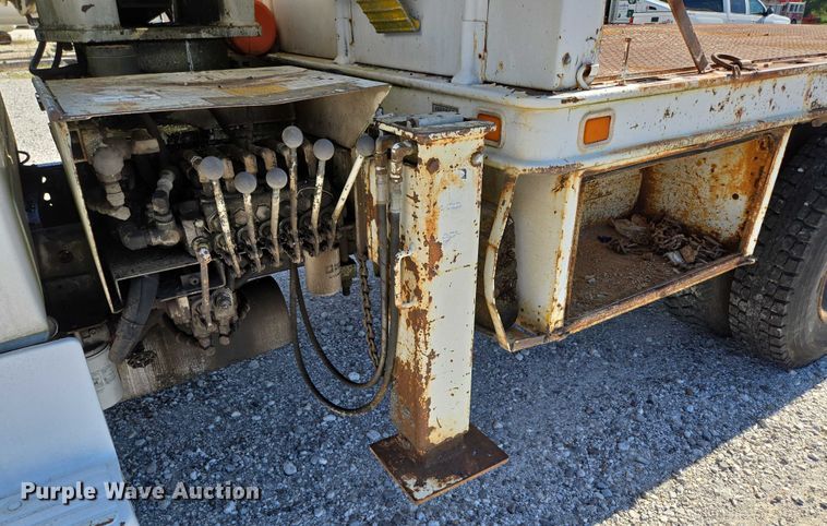 image for item ED2134 1987 Chevrolet C7 crane truck