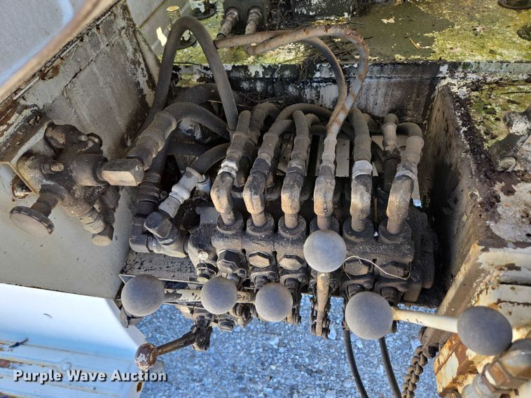 image for item ED2134 1987 Chevrolet C7 crane truck