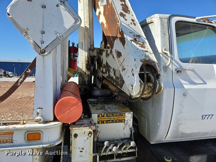 image for item ED2134 1987 Chevrolet C7 crane truck