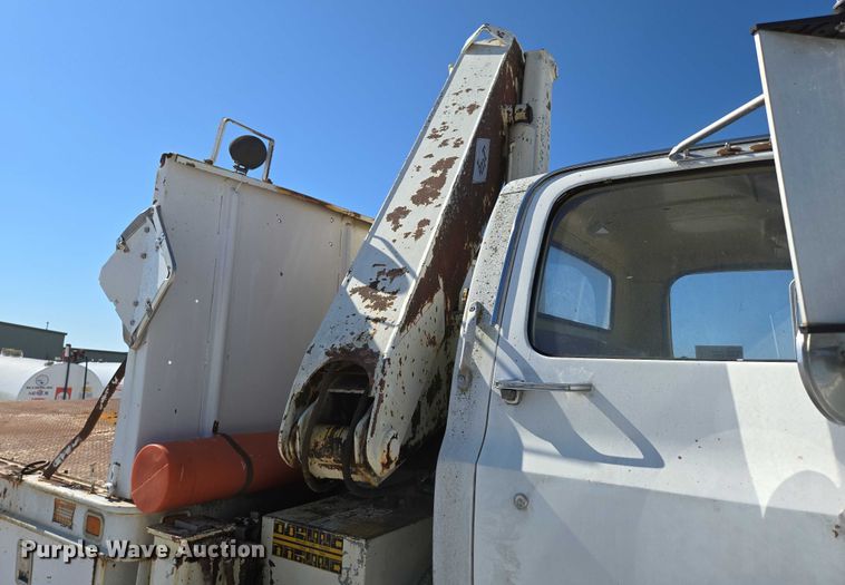 image for item ED2134 1987 Chevrolet C7 crane truck