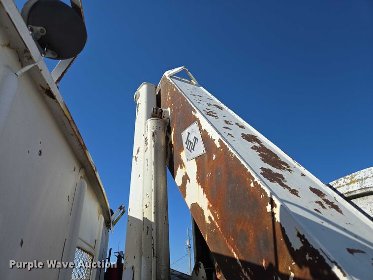 image for item ED2134 1987 Chevrolet C7 crane truck