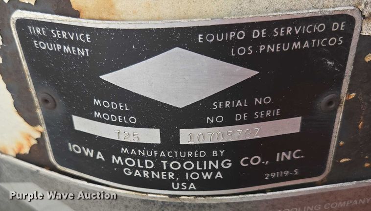 image for item ED2134 1987 Chevrolet C7 crane truck