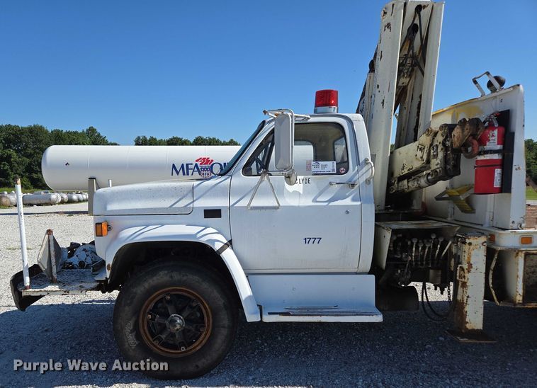 image for item ED2134 1987 Chevrolet C7 crane truck