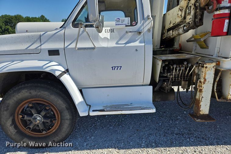 image for item ED2134 1987 Chevrolet C7 crane truck