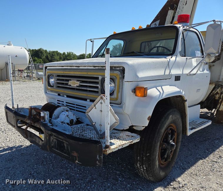 image for item ED2134 1987 Chevrolet C7 crane truck