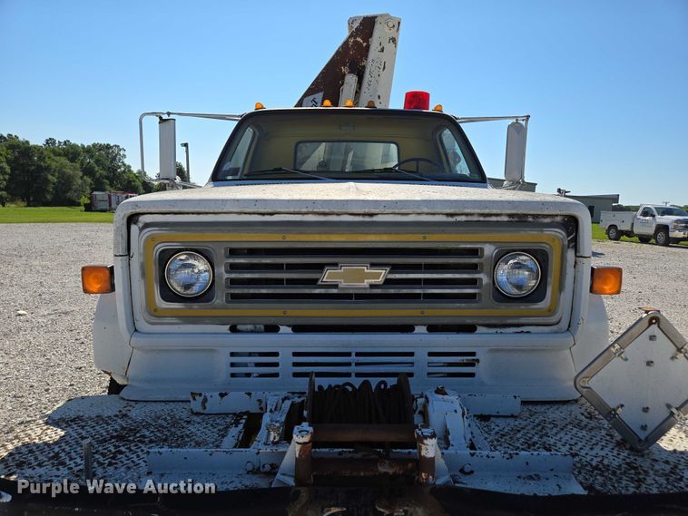 image for item ED2134 1987 Chevrolet C7 crane truck