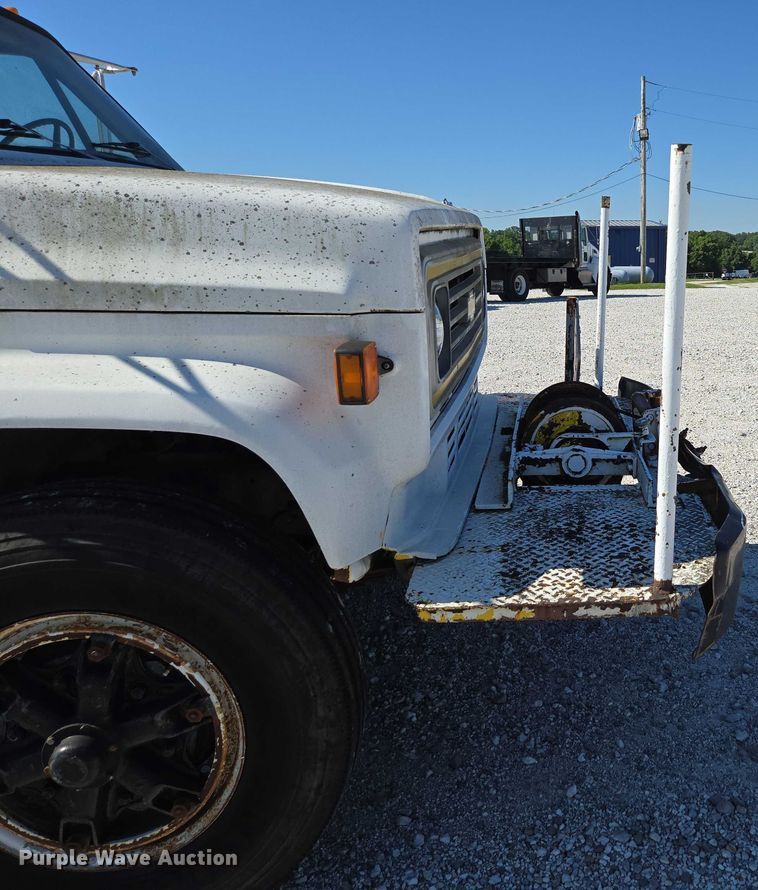 image for item ED2134 1987 Chevrolet C7 crane truck