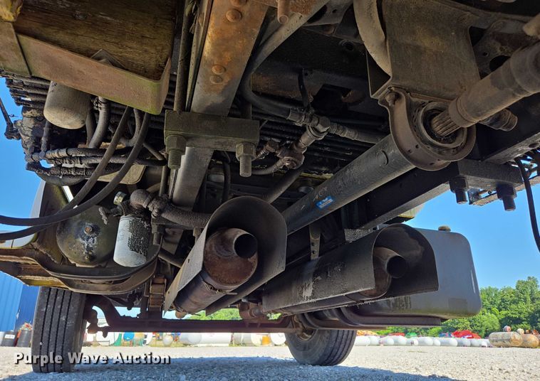 image for item ED2134 1987 Chevrolet C7 crane truck