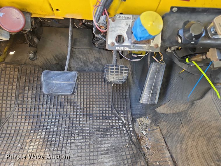 image for item ED2134 1987 Chevrolet C7 crane truck