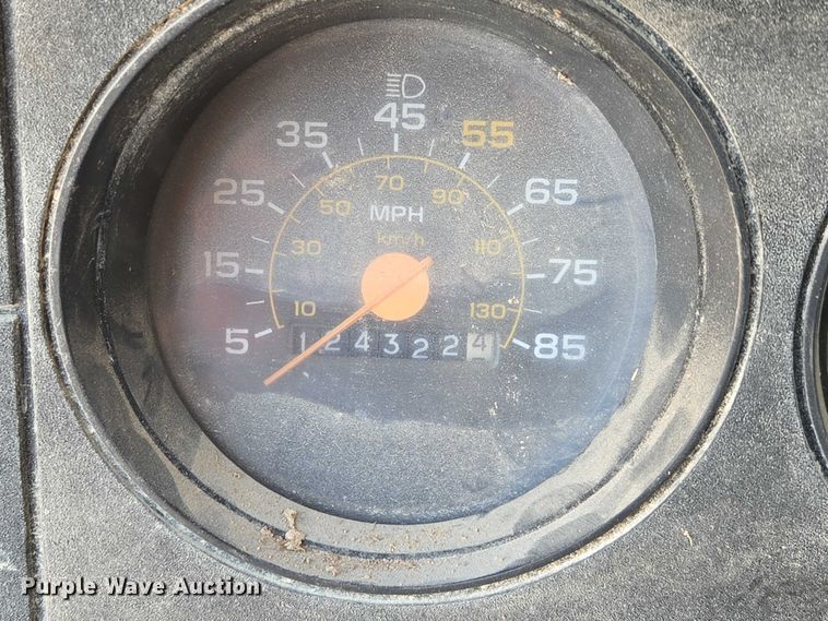 image for item ED2134 1987 Chevrolet C7 crane truck