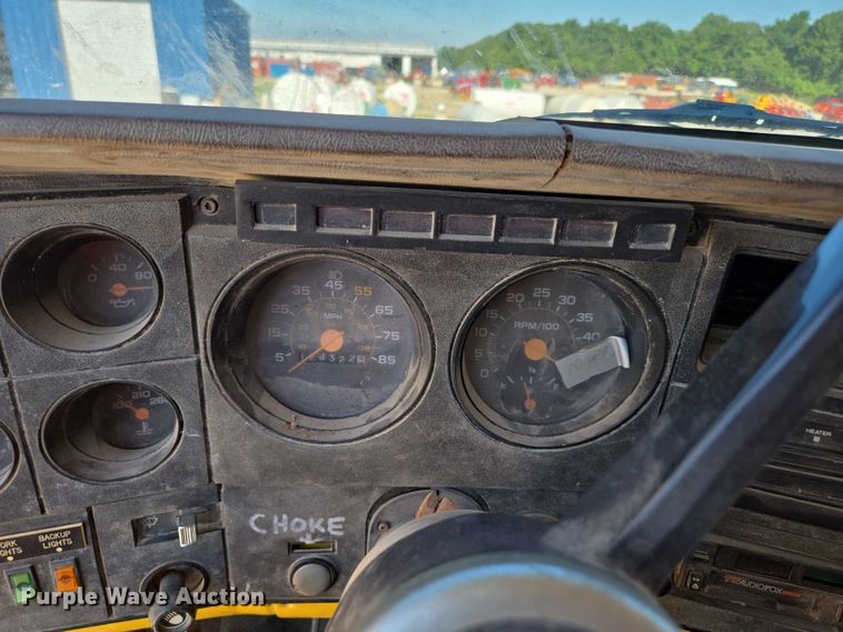 image for item ED2134 1987 Chevrolet C7 crane truck