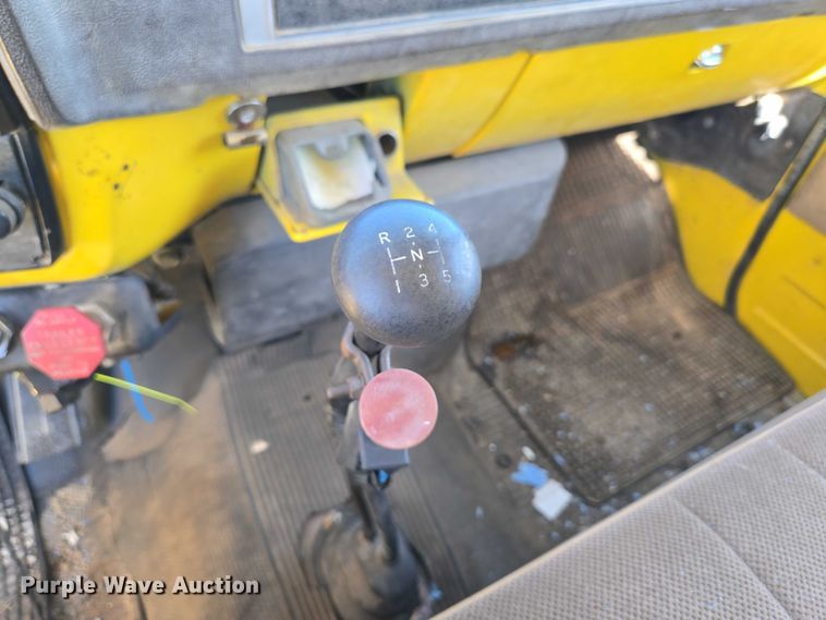 image for item ED2134 1987 Chevrolet C7 crane truck