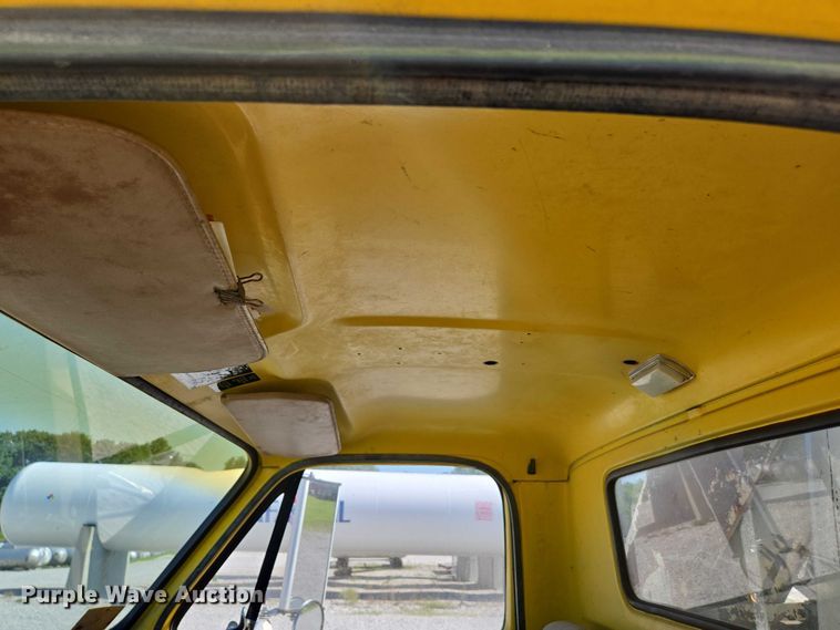 image for item ED2134 1987 Chevrolet C7 crane truck