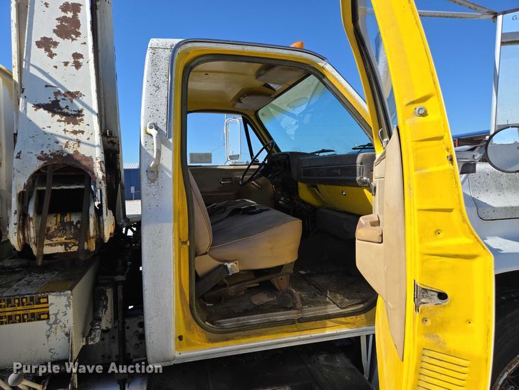 image for item ED2134 1987 Chevrolet C7 crane truck