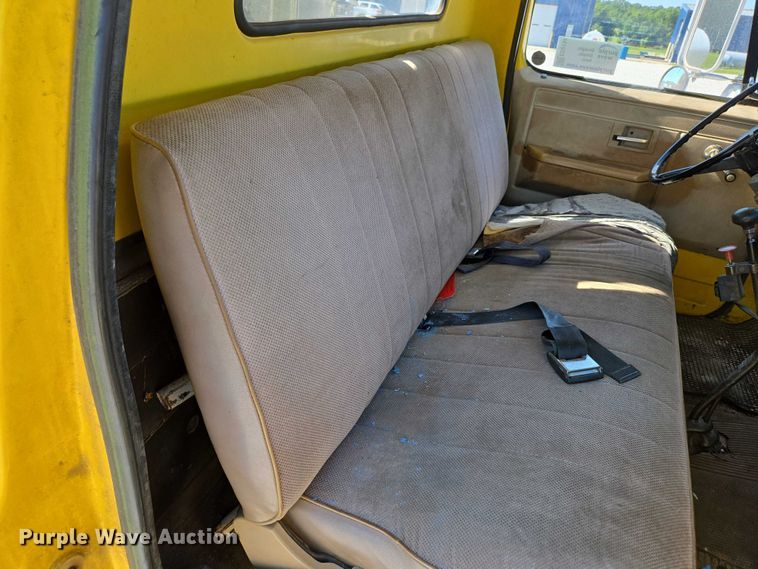 image for item ED2134 1987 Chevrolet C7 crane truck