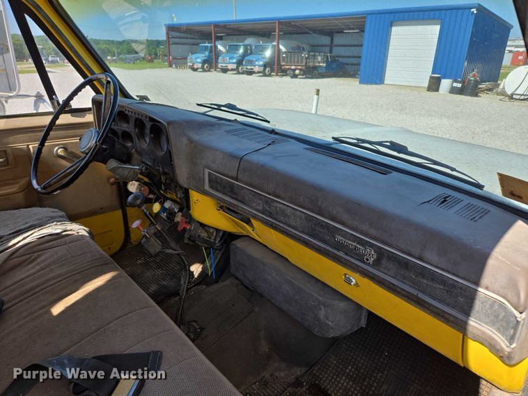 image for item ED2134 1987 Chevrolet C7 crane truck