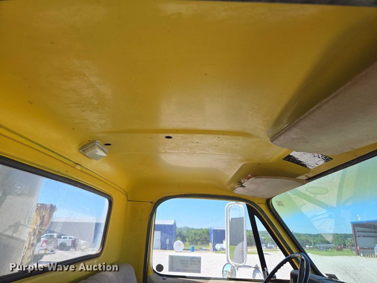 image for item ED2134 1987 Chevrolet C7 crane truck