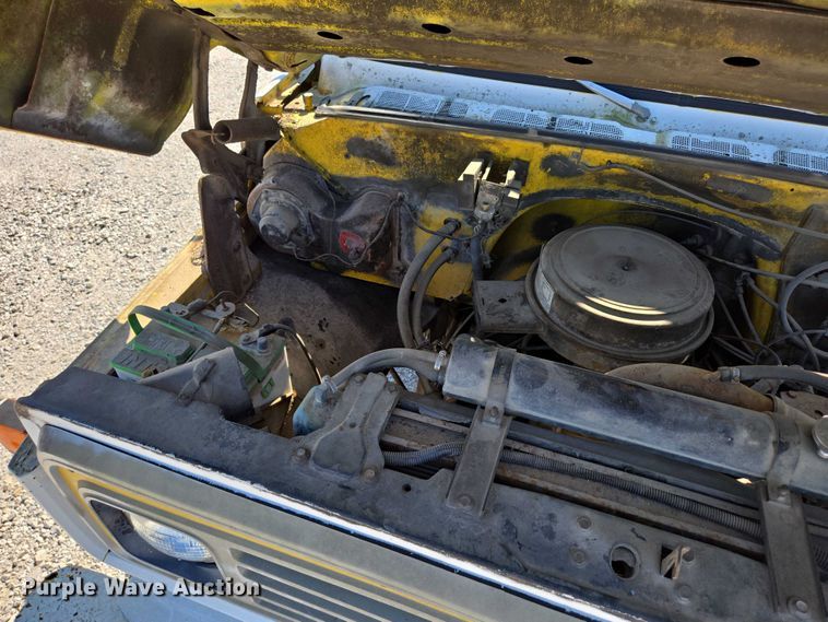 image for item ED2134 1987 Chevrolet C7 crane truck