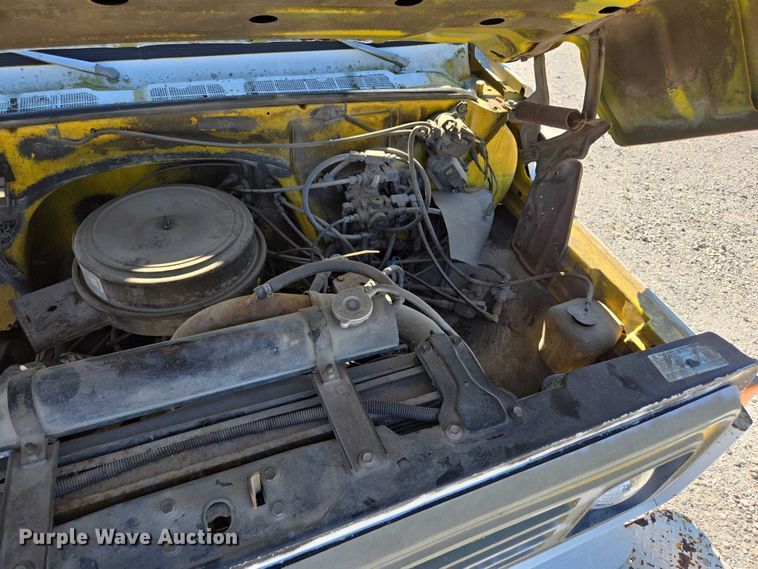 image for item ED2134 1987 Chevrolet C7 crane truck