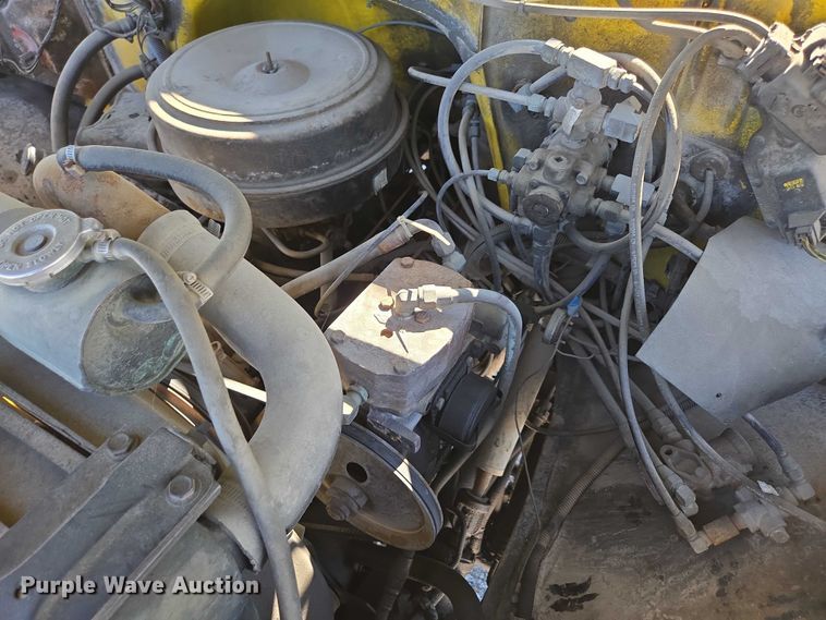 image for item ED2134 1987 Chevrolet C7 crane truck