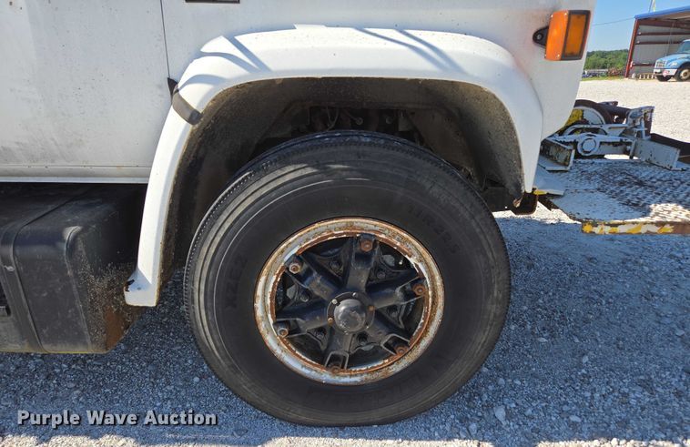 image for item ED2134 1987 Chevrolet C7 crane truck