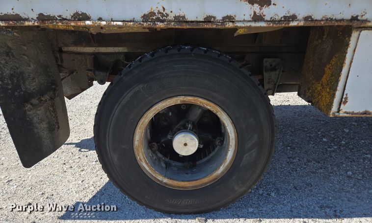 image for item ED2134 1987 Chevrolet C7 crane truck