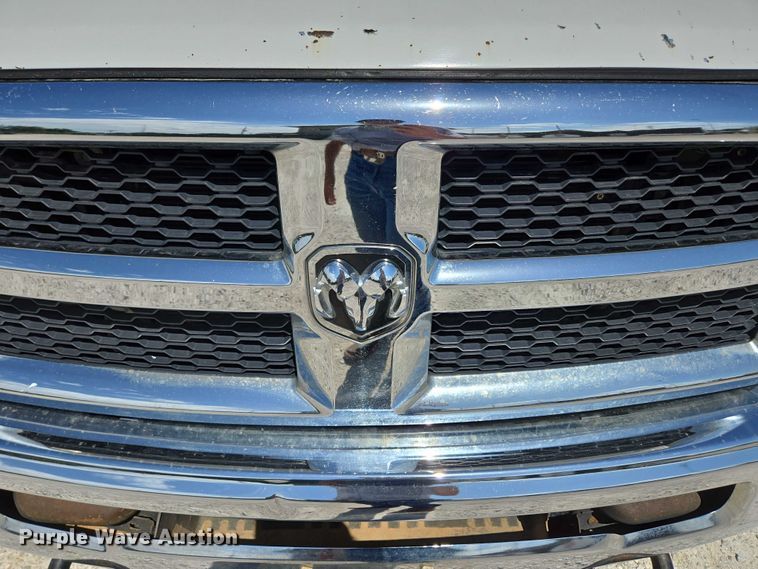 image for item ED2139 2014 Dodge Ram 5500 Crew Cab flatbed truck